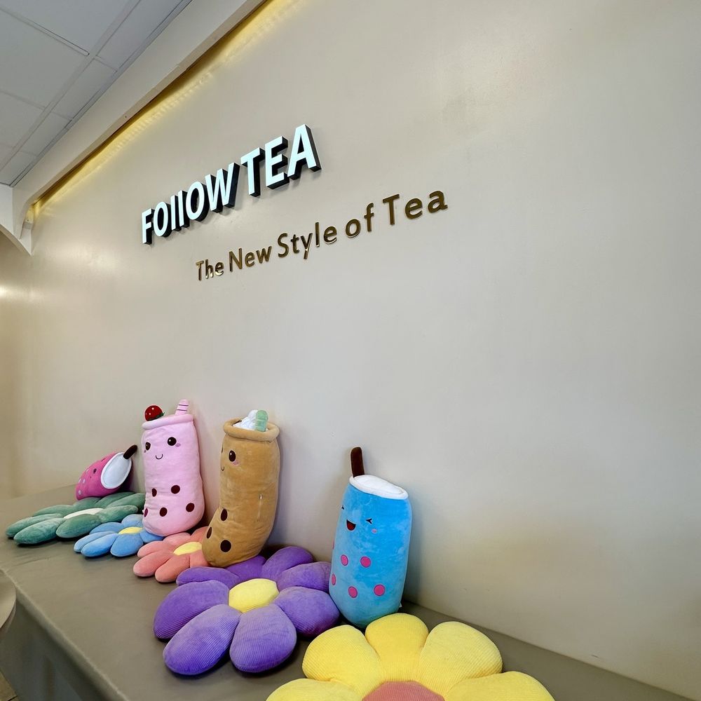 Follow Tea - Inside bench seating with plushies - Bubble Tea Near Me - D'Iberville, Mississippi Follow Tea - Inside bench seating with plushies - Bubble Tea Near Me - D'Iberville, Mississippi