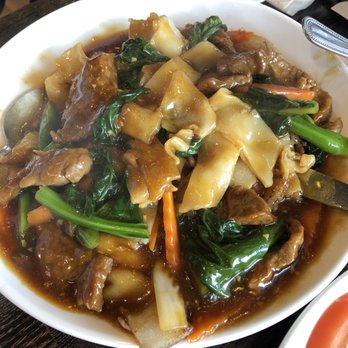 North Point Chopsticks - Beef Chow Fun - Asian Fusion Near Me - Glenview, Illinois North Point Chopsticks - Beef Chow Fun - Asian Fusion Near Me - Glenview, Illinois