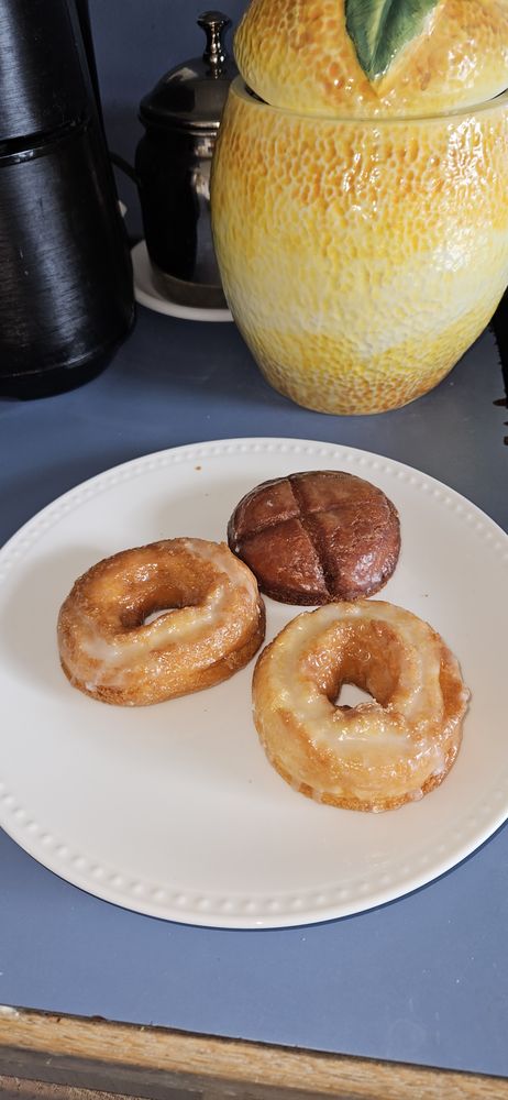 Corner Street Donuts Logo