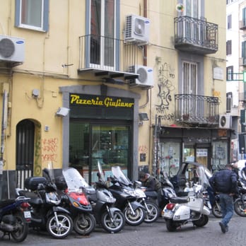 Pizzeria Giuliano - ingresso fronte strada - Pizza Near Me - Naples, NA Pizzeria Giuliano - ingresso fronte strada - Pizza Near Me - Naples, NA