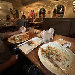 Frankie's Pizza & Grill - Fettuccine Alfredo  Dinner / Herbed Ricotta Bruschetta   Dinner