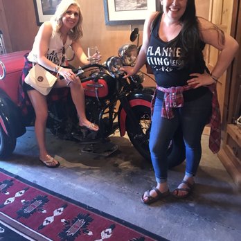 Indian Rock Vineyards - Wine Tasting Room Near Me - Murphys, California