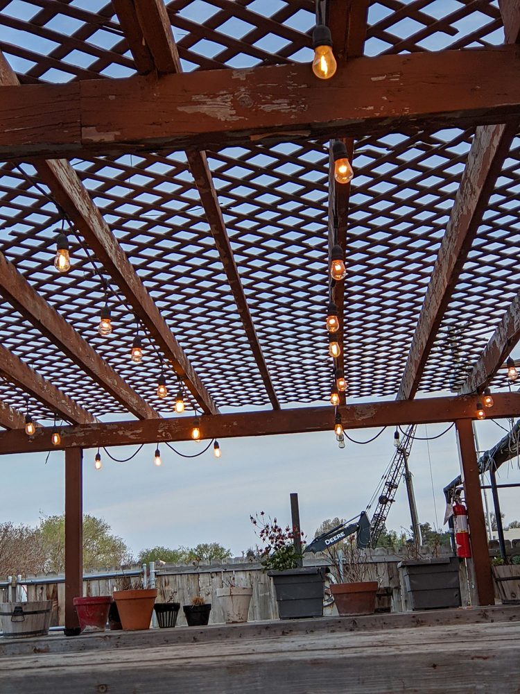 TIN HAT TAVERN Updated September 2024 425 E Bruneau Ave, Kennewick