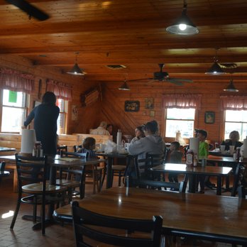 BBQ King - Dining Room - Barbeque Near Me - Lincolnton, North Carolina