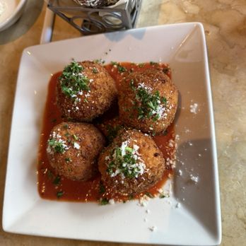 The Cheesecake Factory - Fried Macaroni and Cheese - American Near Me - Rancho Mirage, California