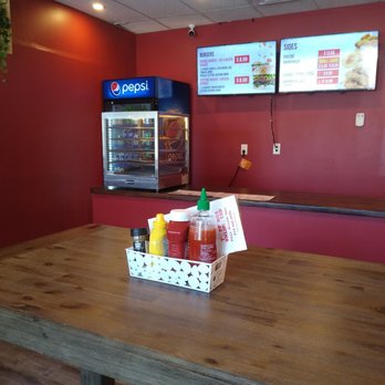 Toppings Unlimited - Inside the restaurant - Pizza Near Me - Ottawa, Ontario Toppings Unlimited - Inside the restaurant - Pizza Near Me - Ottawa, Ontario