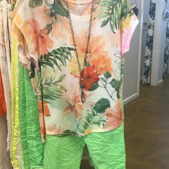Daisy Blue Boutique - Colorful wear - Women's Clothing Near Me - Scottsdale, Arizona Daisy Blue Boutique - Colorful wear - Women's Clothing Near Me - Scottsdale, Arizona