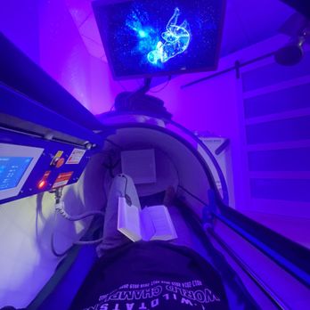 Culture OC - Getting some reading done in the hyperbaric chamber! - Health Coach Near Me - Newport Beach, California Culture OC - Getting some reading done in the hyperbaric chamber! - Health Coach Near Me - Newport Beach, California