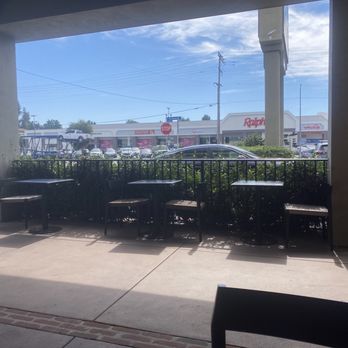 Starbucks - Outdoor de - Coffee & Tea Near Me - Van Nuys, California
