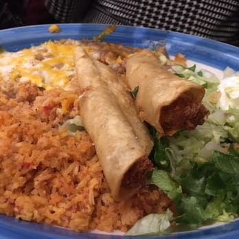 Roberto's Cafe - Taquito plate with rice and beans - Mexican Near Me - Mammoth Lakes, California Roberto's Cafe - Taquito plate with rice and beans - Mexican Near Me - Mammoth Lakes, California