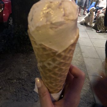 Salt & Straw - Waffle cone with strawberry balsamic black pepper on top and coffee with whiskey on bottom - Ice Cream & Frozen Yogurt Near Me - Seattle, Washington Salt & Straw - Waffle cone with strawberry balsamic black pepper on top and coffee with whiskey on bottom - Ice Cream & Frozen Yogurt Near Me - Seattle, Washington
