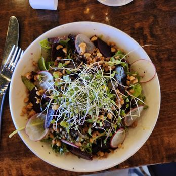 Ola Brew - Vegan beet salad, yum! - Breweries Near Me - Kailua-kona, Hawaii
