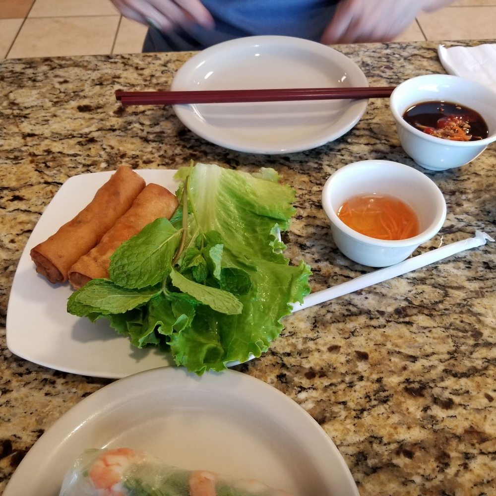 Da Vang Restaurant - Light and flavorable crispy egg rolls - Vietnamese Near Me - Phoenix, Arizona Da Vang Restaurant - Light and flavorable crispy egg rolls - Vietnamese Near Me - Phoenix, Arizona
