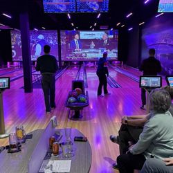 Ryan's Ten Pin Eatery & Arcade - Lanes glow