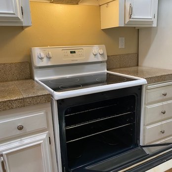 Best Clean - Stove So Clean, It Shines!
Grease? Gone. Baked-on mess? Handled. This stove is sparkling and ready for its next meal! - Home Cleaning Near Me Best Clean - Stove So Clean, It Shines!
Grease? Gone. Baked-on mess? Handled. This stove is sparkling and ready for its next meal! - Home Cleaning Near Me