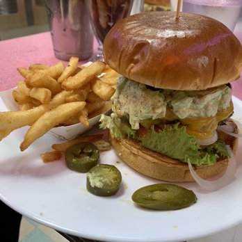 Peggy Sue's - Guacamole jalapeño burger - Burgers Near Me - Kihei, Hawaii Peggy Sue's - Guacamole jalapeño burger - Burgers Near Me - Kihei, Hawaii
