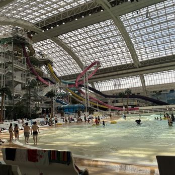 World Waterpark - WEM indoor waterpark - Water Parks Near Me - Edmonton, Alberta World Waterpark - WEM indoor waterpark - Water Parks Near Me - Edmonton, Alberta