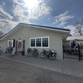 Bully's North - Pubs Near Me - Center Point, Iowa Bully's North - Pubs Near Me - Center Point, Iowa