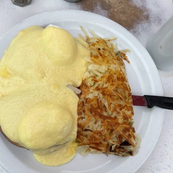 Junes Cafe - Eggs Benedict - Breakfast & Brunch Near Me - Santa Ana, California