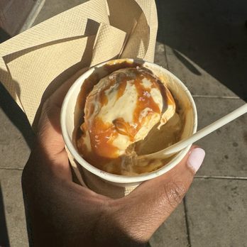à la minute - Salted caramel ice cream - Ice Cream & Frozen Yogurt Near Me - Redlands, California à la minute - Salted caramel ice cream - Ice Cream & Frozen Yogurt Near Me - Redlands, California