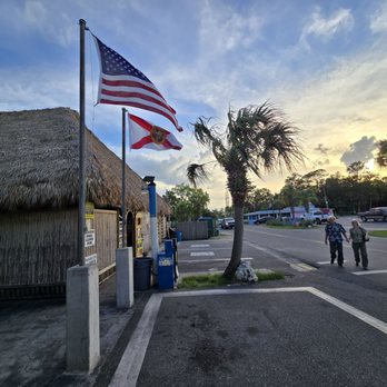 Riverside Cafe - Seafood Near Me - Saint Marks, Florida Riverside Cafe - Seafood Near Me - Saint Marks, Florida