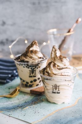 M Chá Bar (Hwy400 & Rutherford) by null