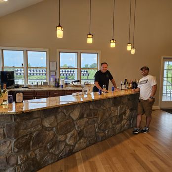 Droumavalla Farm - Wineries Near Me - Leesburg, Virginia Droumavalla Farm - Wineries Near Me - Leesburg, Virginia