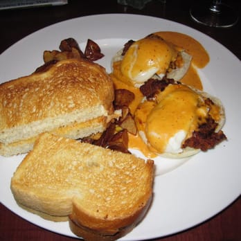 Ahnala Mesquite Room - Ahnala Eggs Benedict - $12 - New American Near Me - Fort McDowell, Arizona