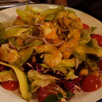 Chapitô à Mesa - Shrimp salad - Portuguese Near Me - Lisbon, 11