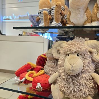 Harrods - Department Stores Near Me - Hounslow, XGL