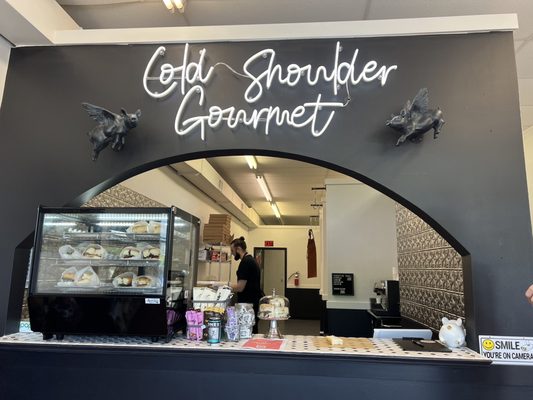 Cold Shoulder Gourmet by null