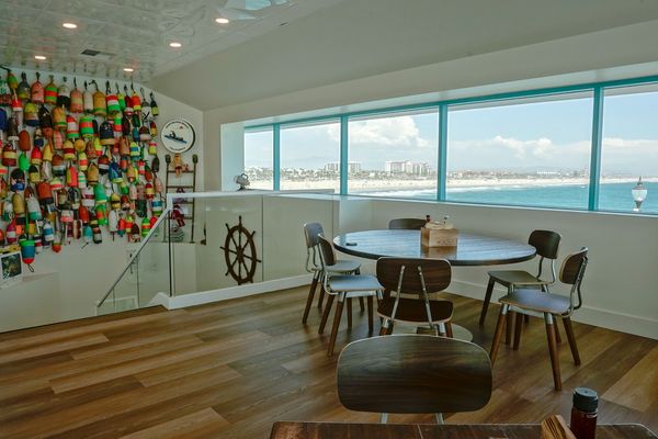 Broad Street Oyster Company by null