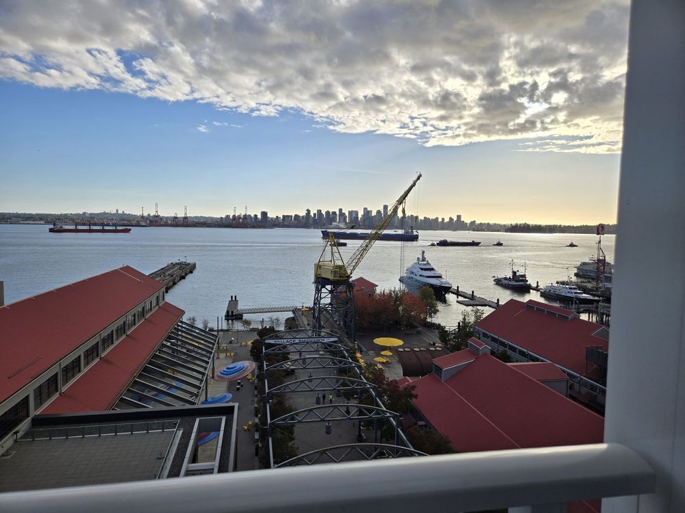 Pinnacle Hotel at the Pier