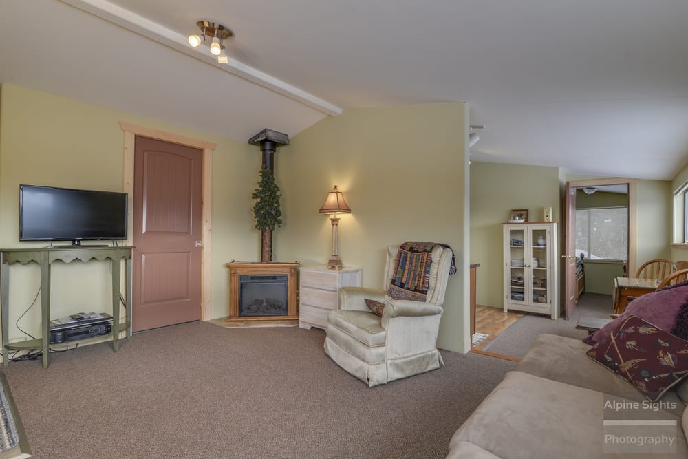 MOUNTAIN VIEW LODGE Updated July 2024 14 Photos 2408 Flowery