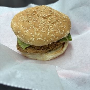 Fleetwood Diner - Fried Chicken Sandwich - Salad Near Me - Ann Arbor, Michigan