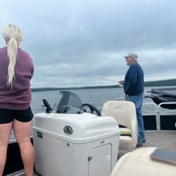 Gogebic Lodge - Pontoon boat