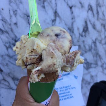 Zanoni & Zanoni - Artificial-tasting cookie-biscotto ice cream - Desserts Near Me - Vienna, 9 Zanoni & Zanoni - Artificial-tasting cookie-biscotto ice cream - Desserts Near Me - Vienna, 9