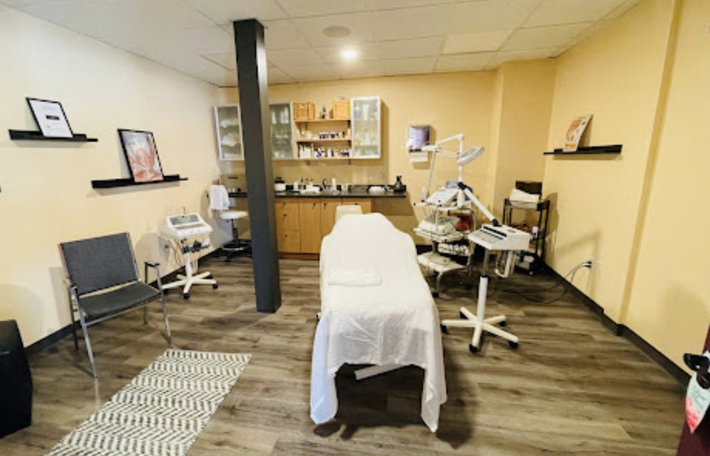 Desired Image Skin Care Clinic Logo