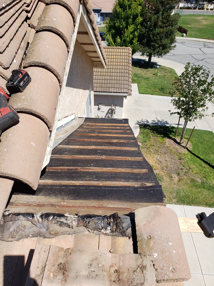 Slide of Costa Clara Roofing