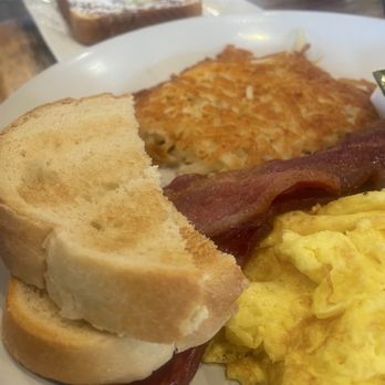 Sleepy Rooster Morning Kitchen - Hangry Platter - Breakfast & Brunch Near Me - New Albany, Indiana Sleepy Rooster Morning Kitchen - Hangry Platter - Breakfast & Brunch Near Me - New Albany, Indiana