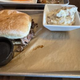Prime rib sandwich with mashed potato Prime rib sandwich with mashed potato
