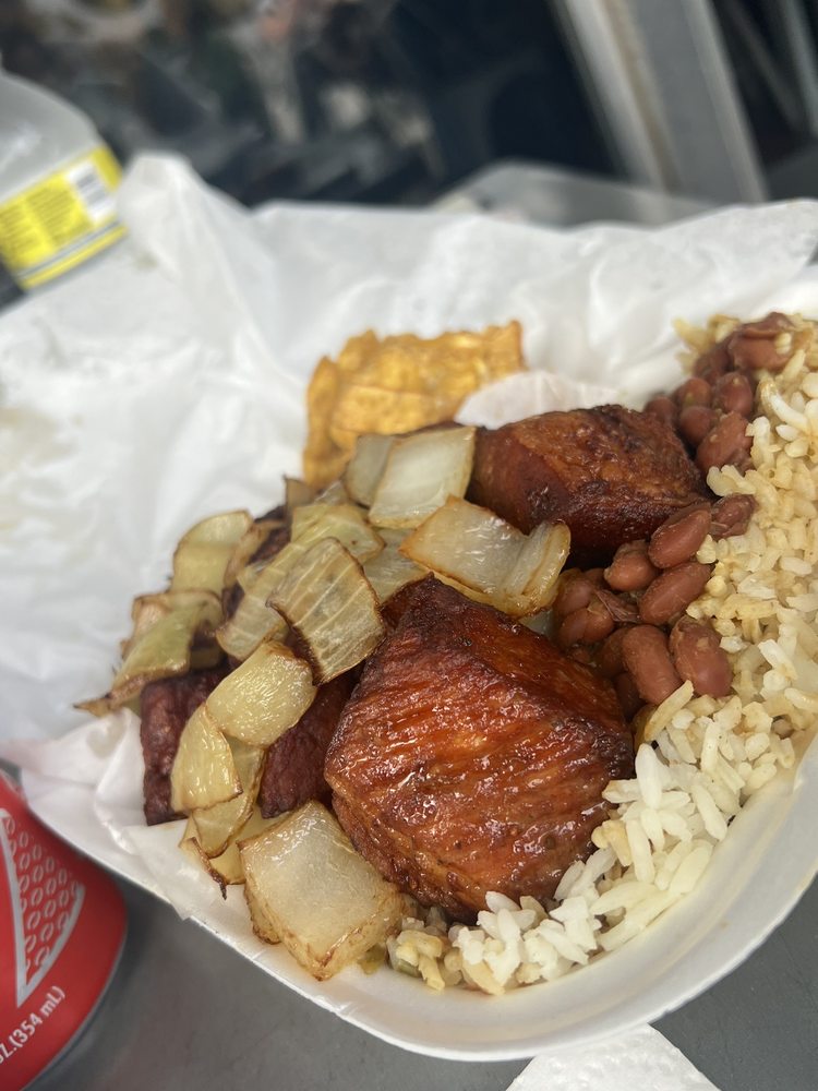 Lucy's Puerto Rican Kitchen Logo