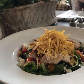 Tiny Boxwoods - Southwestern salad with chicken - New American Near Me - Houston, Texas Tiny Boxwoods - Southwestern salad with chicken - New American Near Me - Houston, Texas
