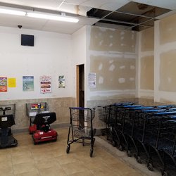 Monongahela Foodland - The Entryway