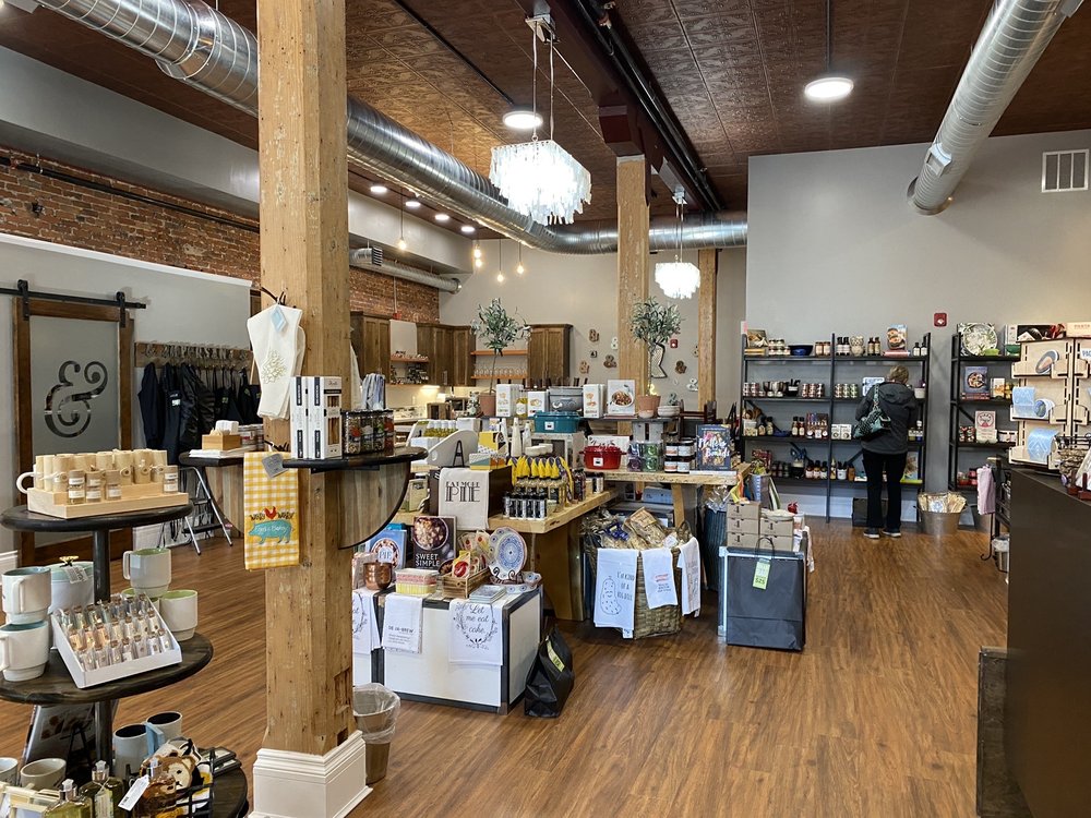 Food from Ampersand Oil and Vinegar Taphouse