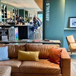Louise - Seating area