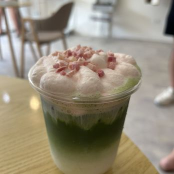 Chazui - Raspberry Cloud Matcha - Cafes Near Me - Chicago, Illinois