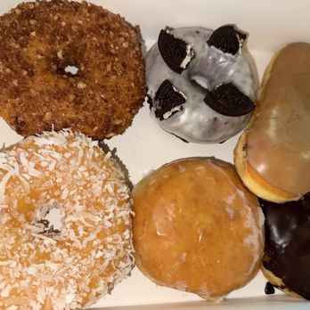 Yum Yum Donuts - Cinnamon crumb, Coconut, Oreo, raspberry filled, maple bar and Boston cream donuts - Donuts Near Me - Lemon Grove, California Yum Yum Donuts - Cinnamon crumb, Coconut, Oreo, raspberry filled, maple bar and Boston cream donuts - Donuts Near Me - Lemon Grove, California