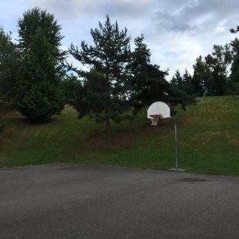 Brickyard Road Park - Basketball court down the hill - Parks Near Me - Bothell, Washington