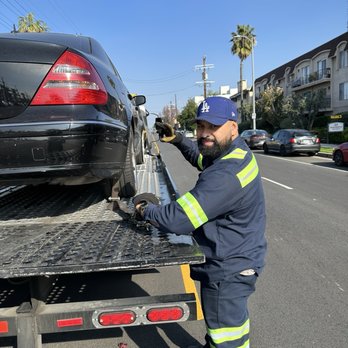 Burbank Tire Pros - Alejandro smiled and waved - Tires Near Me - Burbank, California